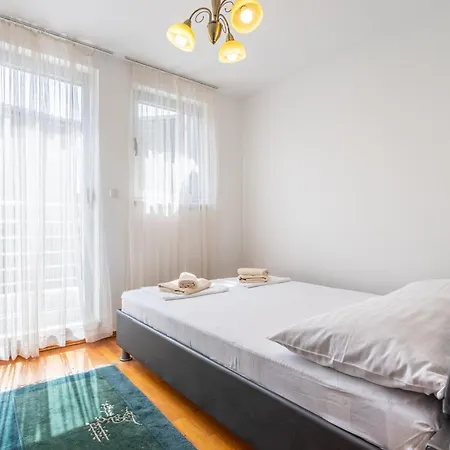 House Sleeps 8 With Balcony فيلة *