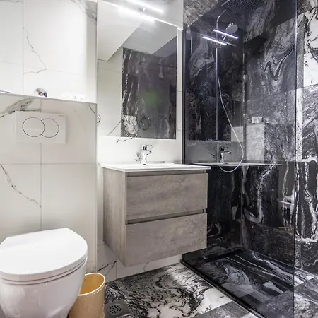 فيلة House Sleeps 8 With Balcony *